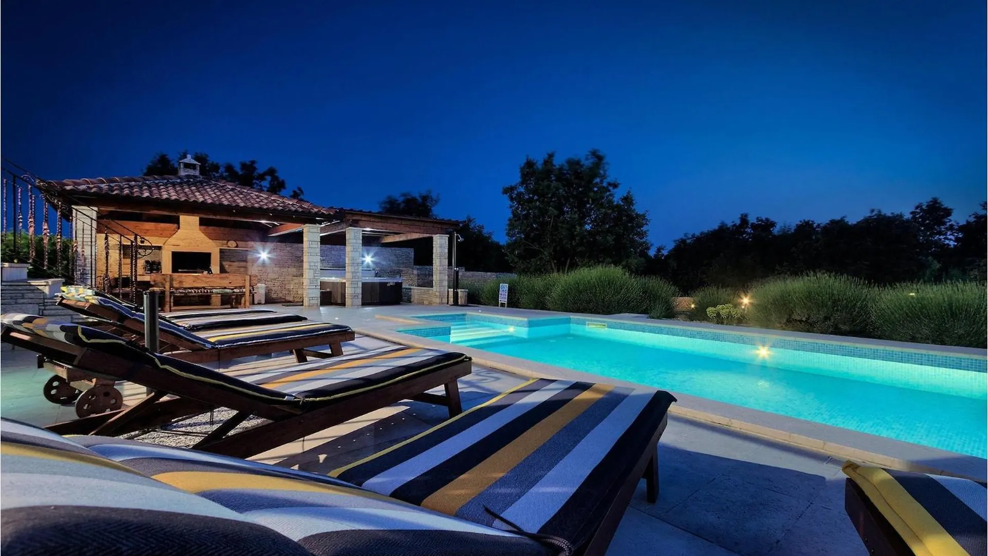 Holiday home Villa Stokovci
